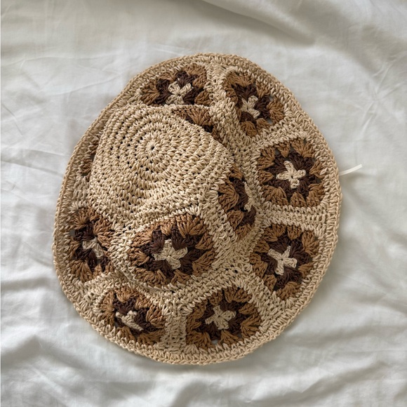 NWOT Crochet Patchwork Raffia Bucket Hat - Picture 3 of 5
